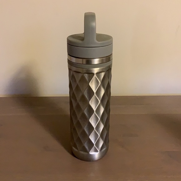 David’s Tea Silver Geometric Tumbler with Built In Stainless Steel Strainer - Picture 3 of 9